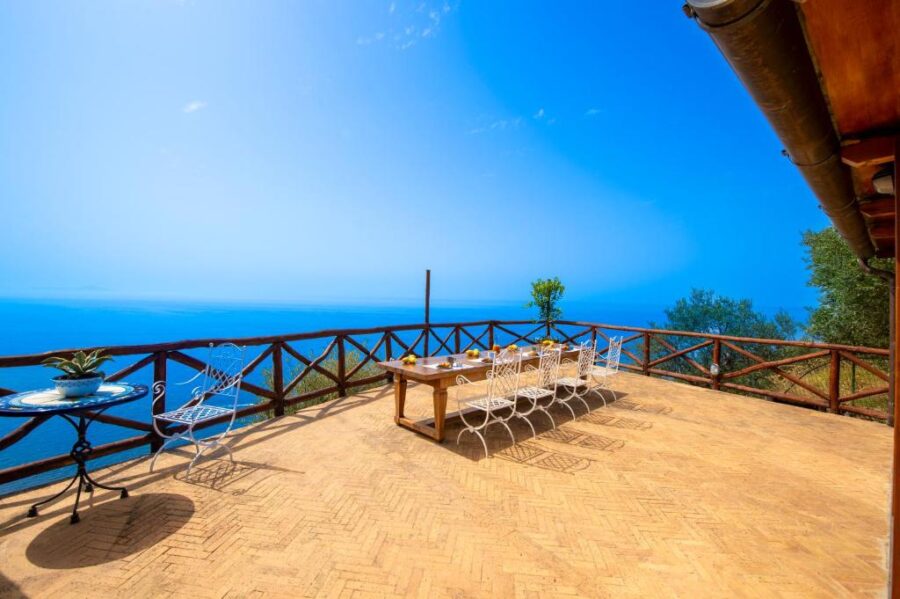 Panoramic terrace